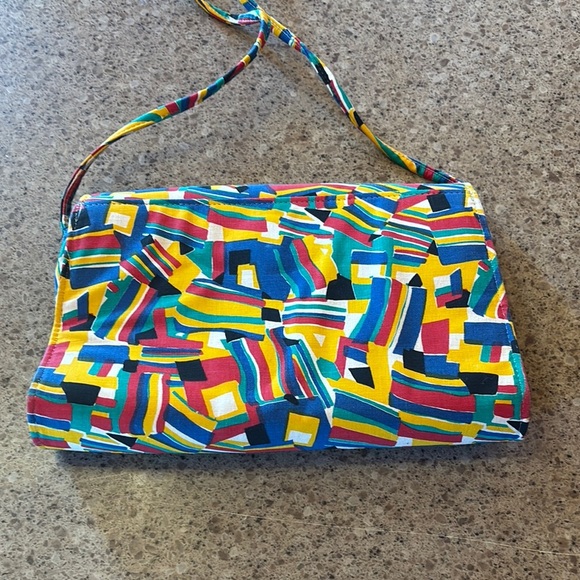 Vintage Retro Red and Yellow Crossbody Bag with Geometric‎ Pattern - Picture 3 of 7